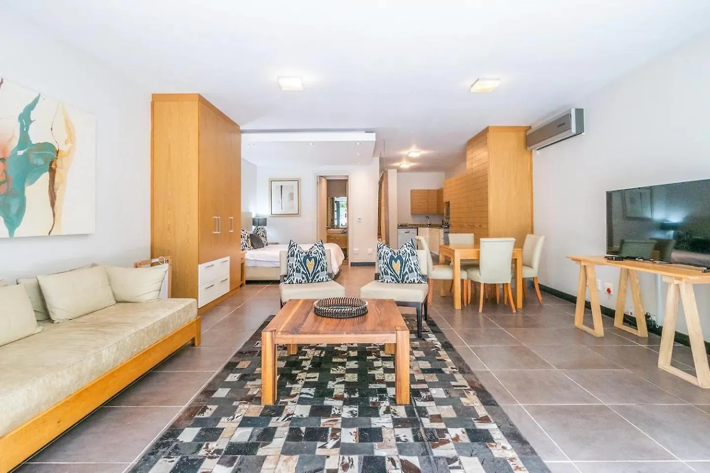 アパート Relaxing Apartment, The Glen, Camps Bay With Plunge Pool ケープタウン